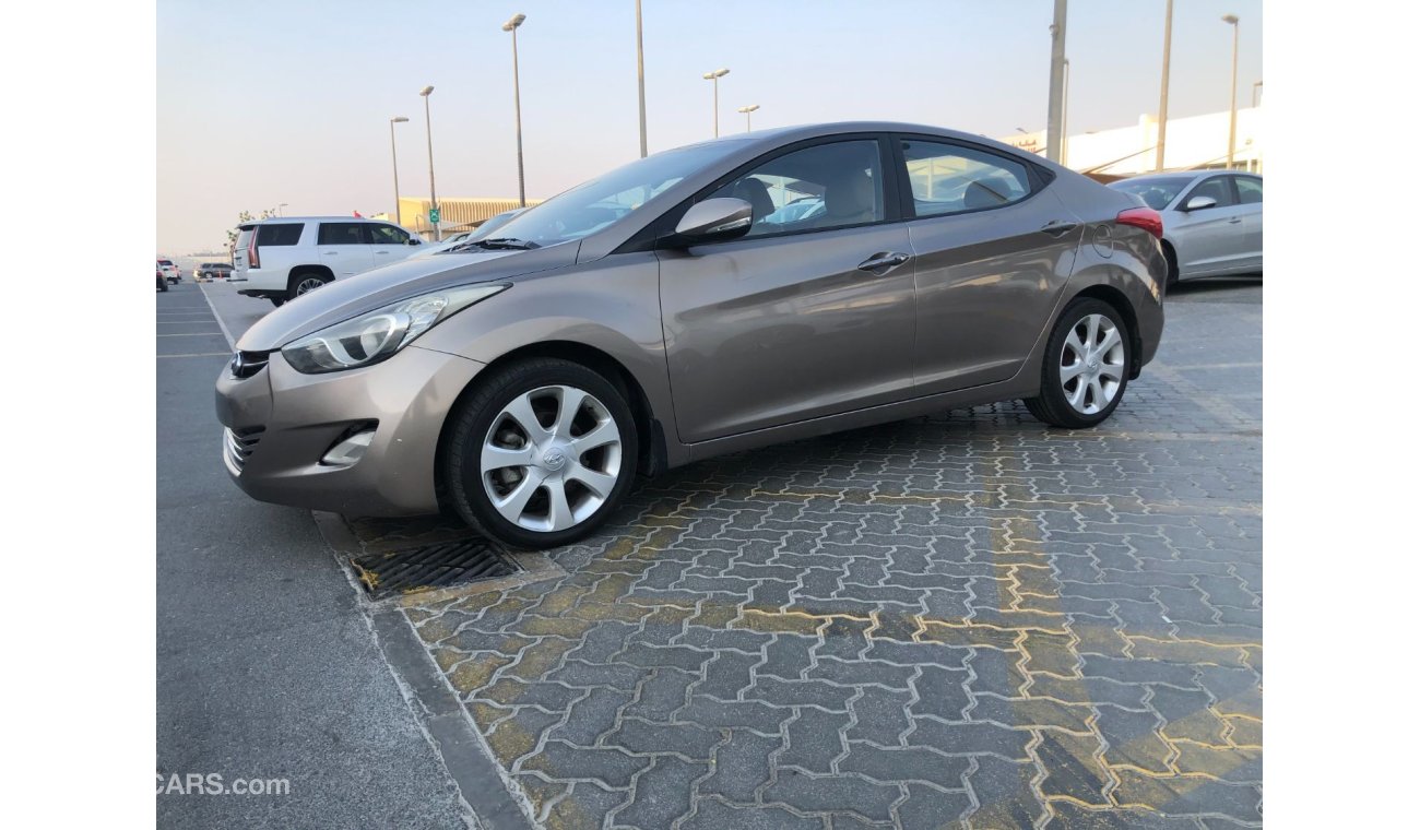 Hyundai Elantra GCC FULL OPTION