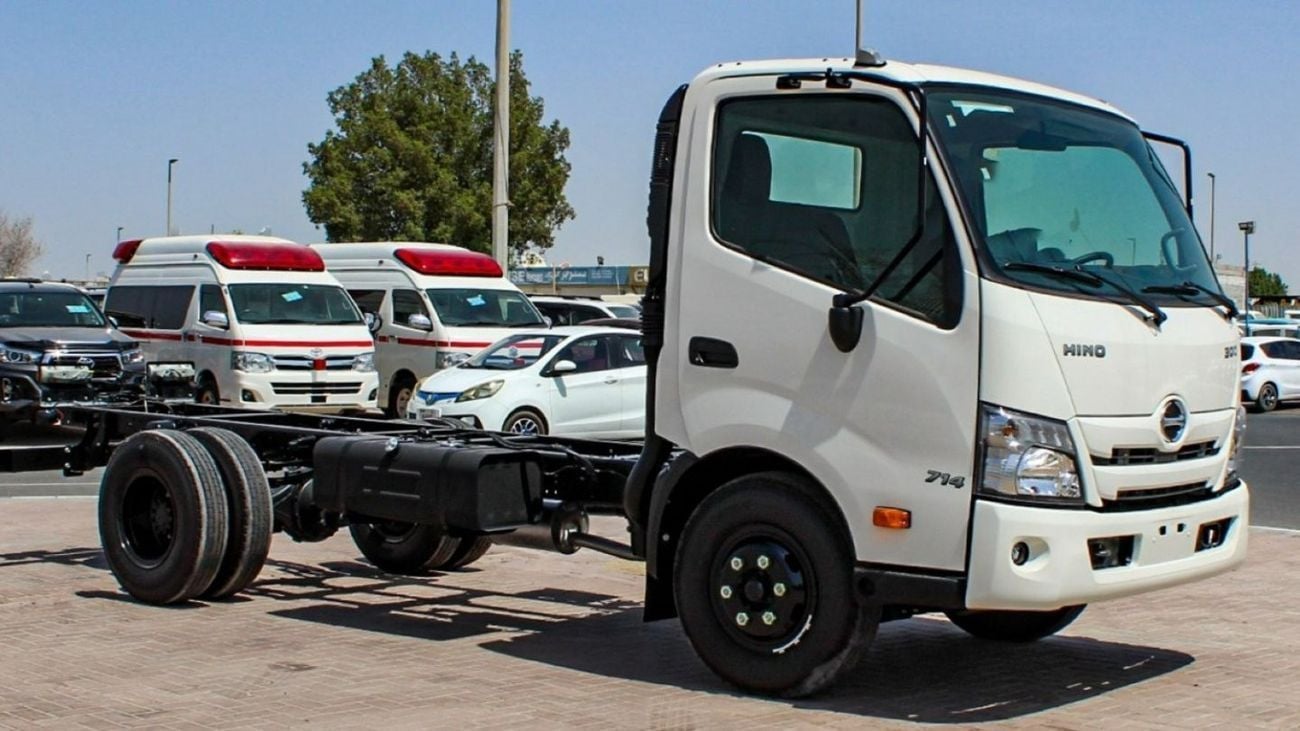 هينو 300 HINO/XZU 710L/XZUJ3 6.5 TON 300S Wide cab 4X2