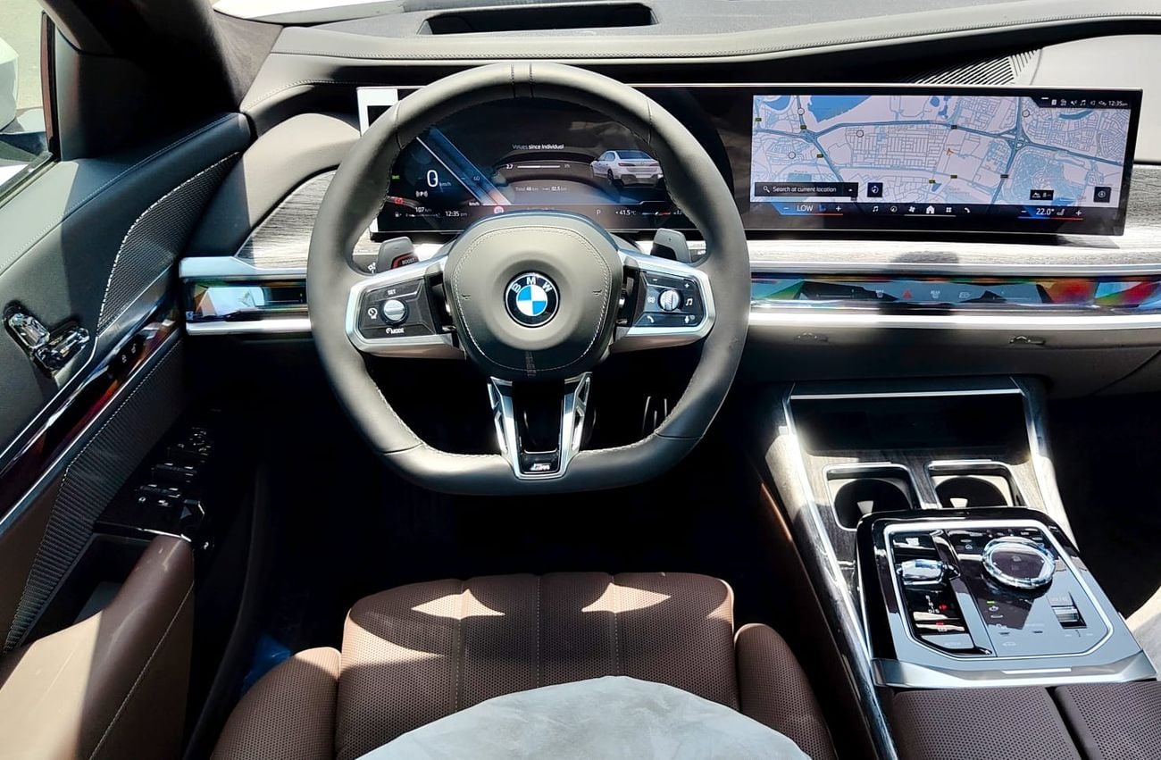 بي أم دبليو 740i M SPORT INDIVIDUAL M SPORT