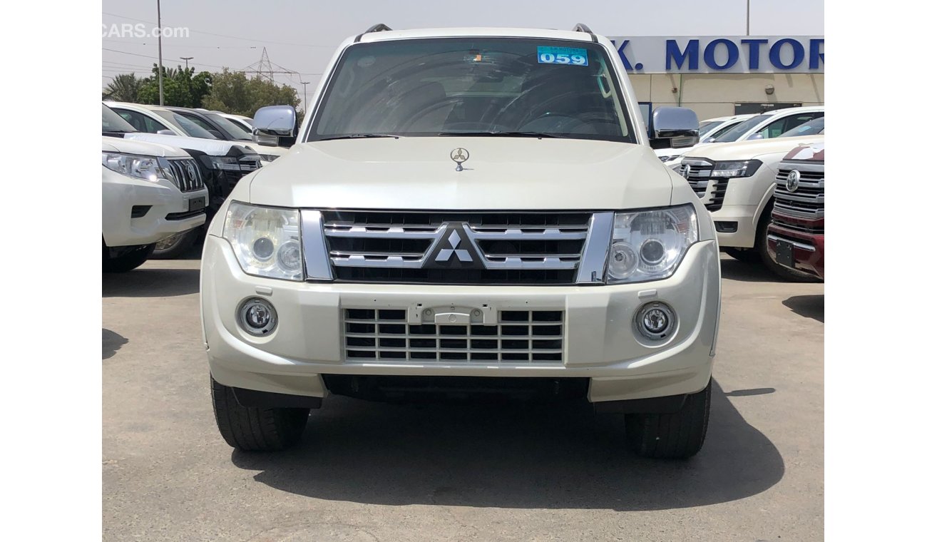 ميتسوبيشي باجيرو 3.5L PETROL, DRIVER POWER SEAT / LEATHER SEATS / FULL OPTION (LOT # 703128)