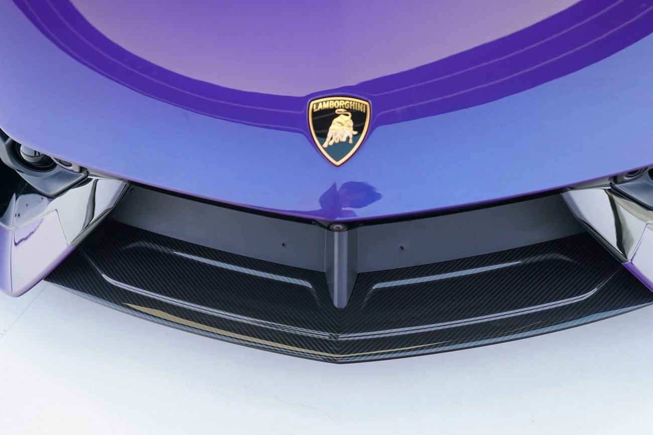 لامبورغيني ريفويلتو 6.5L V12 Hybrid