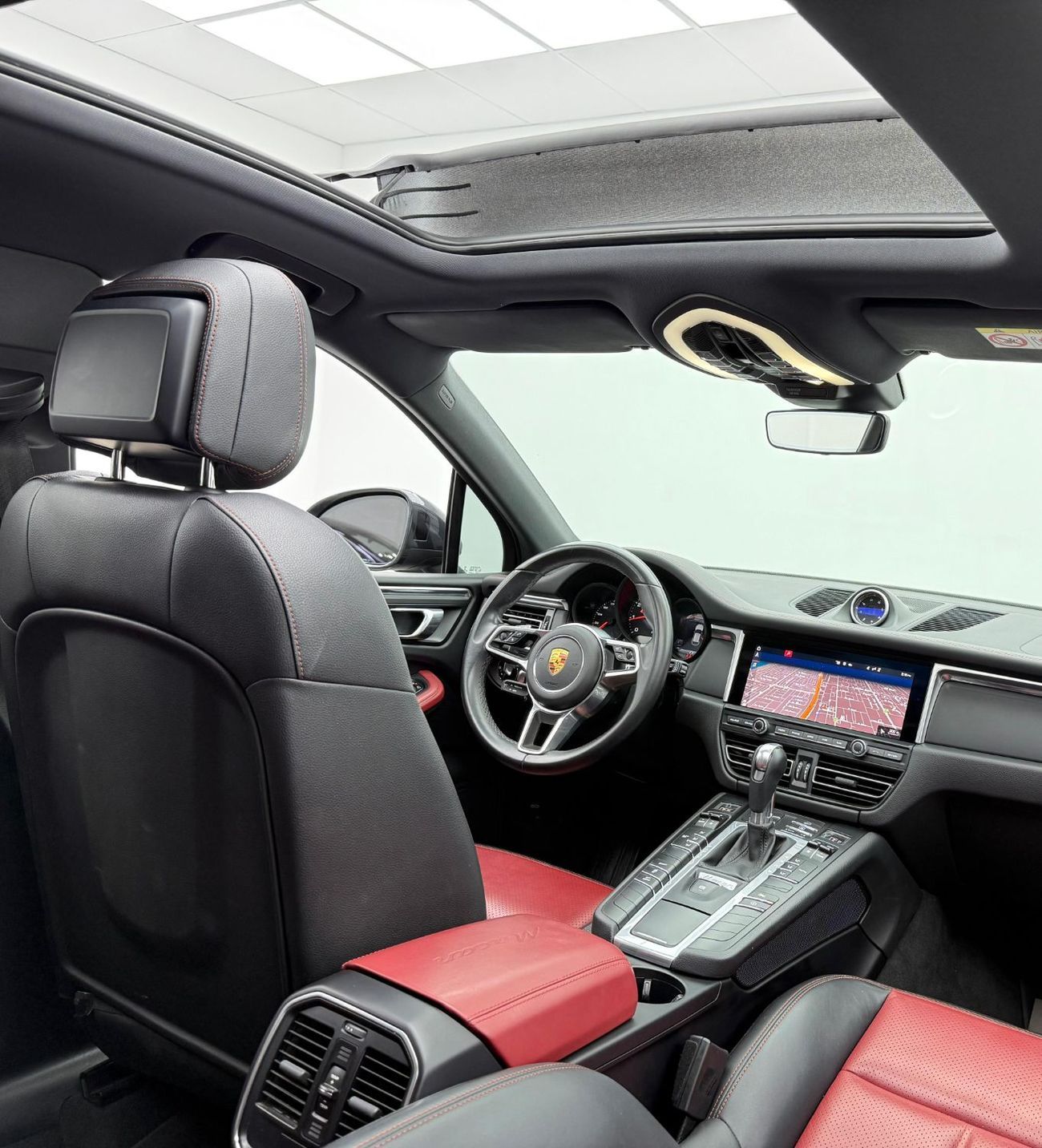 بورش ماكان Std 2.0L (252 HP) 2021 Porsche Macan, 2025 Porsche Warranty, Full Porsche Service History, Excellent