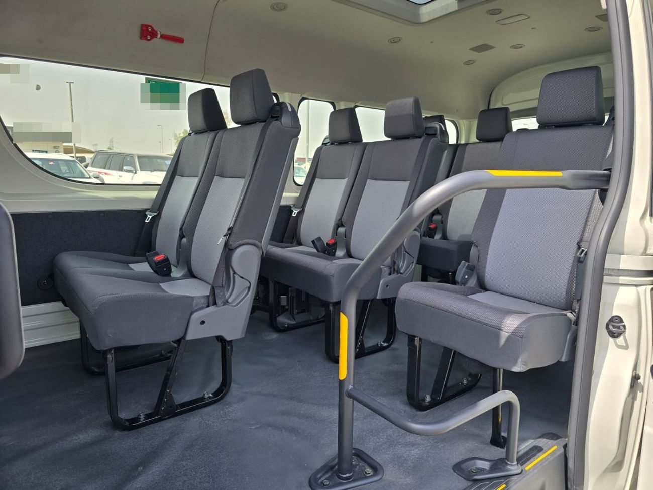 Toyota Hiace TOYOTA HIACE COMMUTER VAN RHD 2024 MODEL 2.8 L DIESEL AUTOMATIC(PM58033)