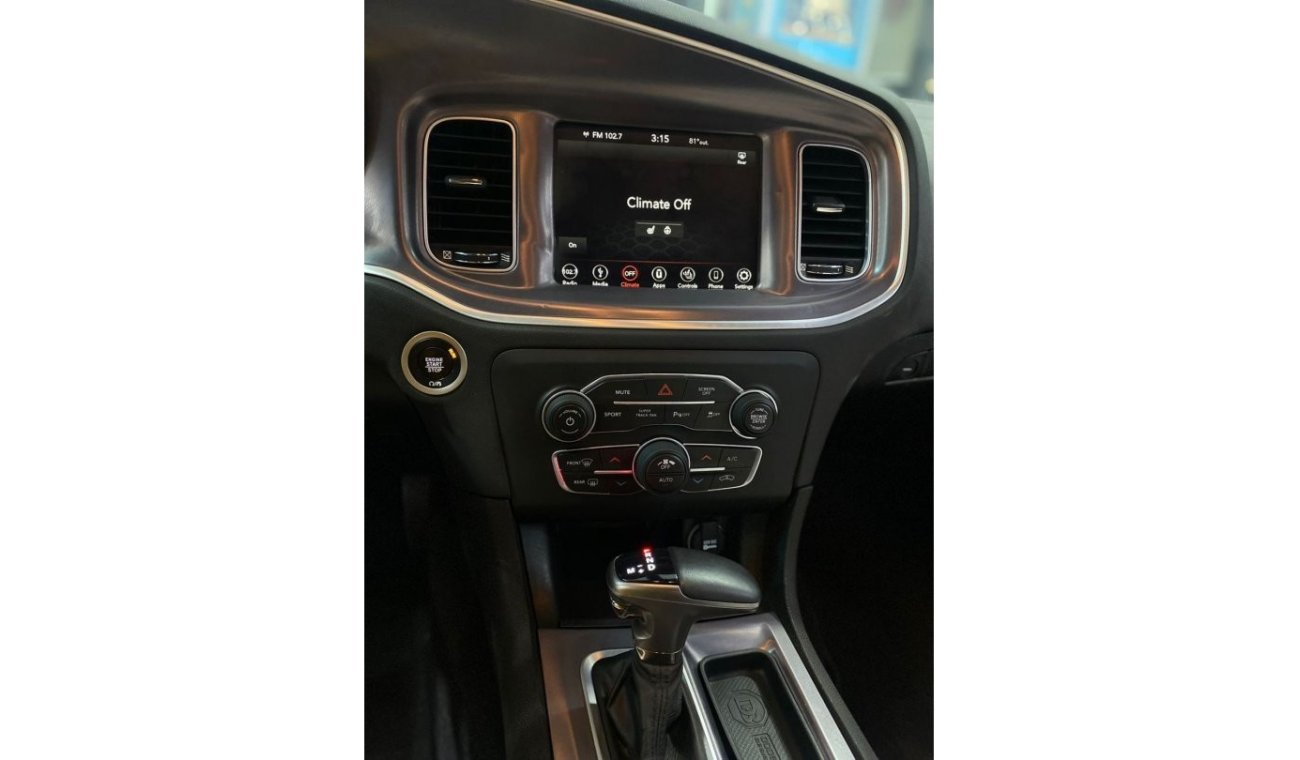 Dodge Charger 3.6L SXT (Base)