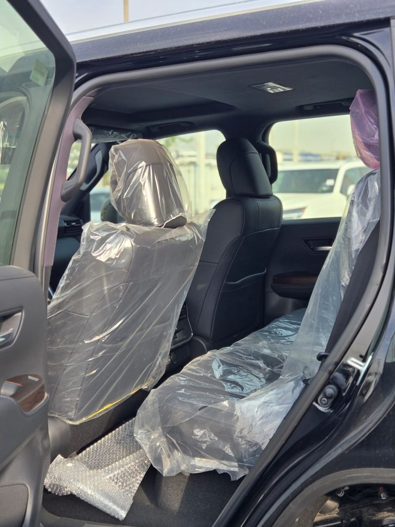 Toyota Land Cruiser PETROL A/T 7 SEATER