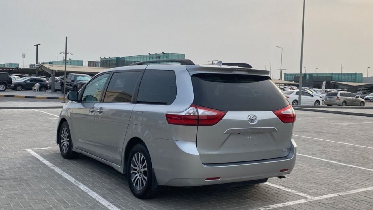 Toyota Sienna XLE, Full Option