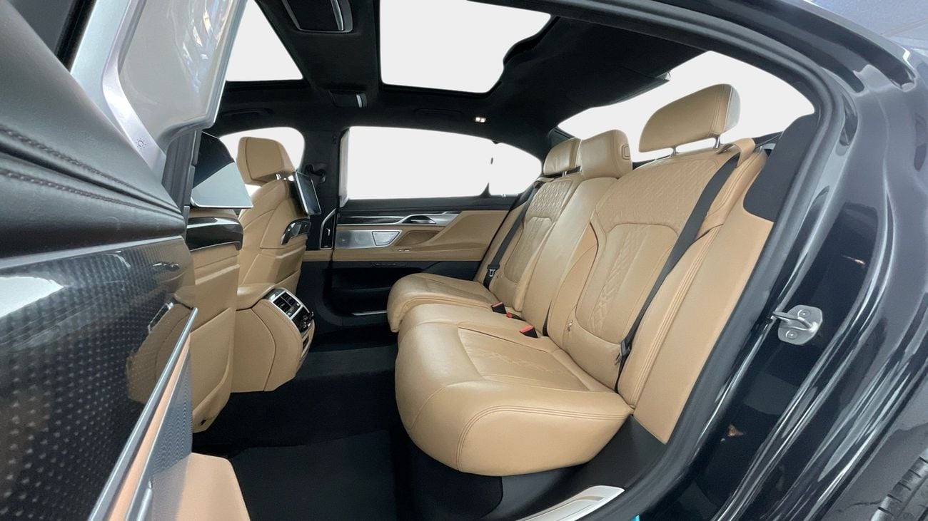 BMW 750Li Pure Excellence | upto AED 20,000 Ramadan Discount | Guaranteed Warranty | 0 Down Payment