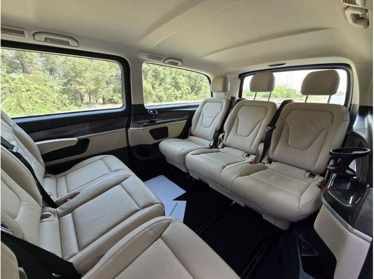 Mercedes-Benz V 250 Std 2.1L MERCEDES V-250 2022 GCC FULL OPTION // ACCIDENT FREE // PERFECT CONDITION