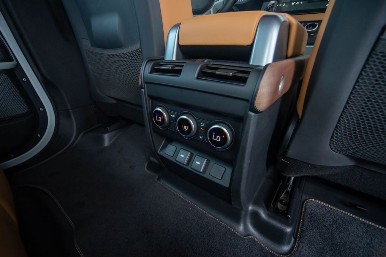 لاند روفر ديفندر P400 90 HSE 3.0L (5 Seater)