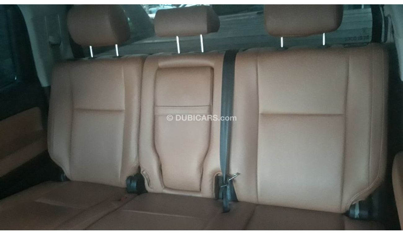 Toyota Tundra 2011 American specs Double 4x4 Full options Sunroof DVD camera Leather interiors