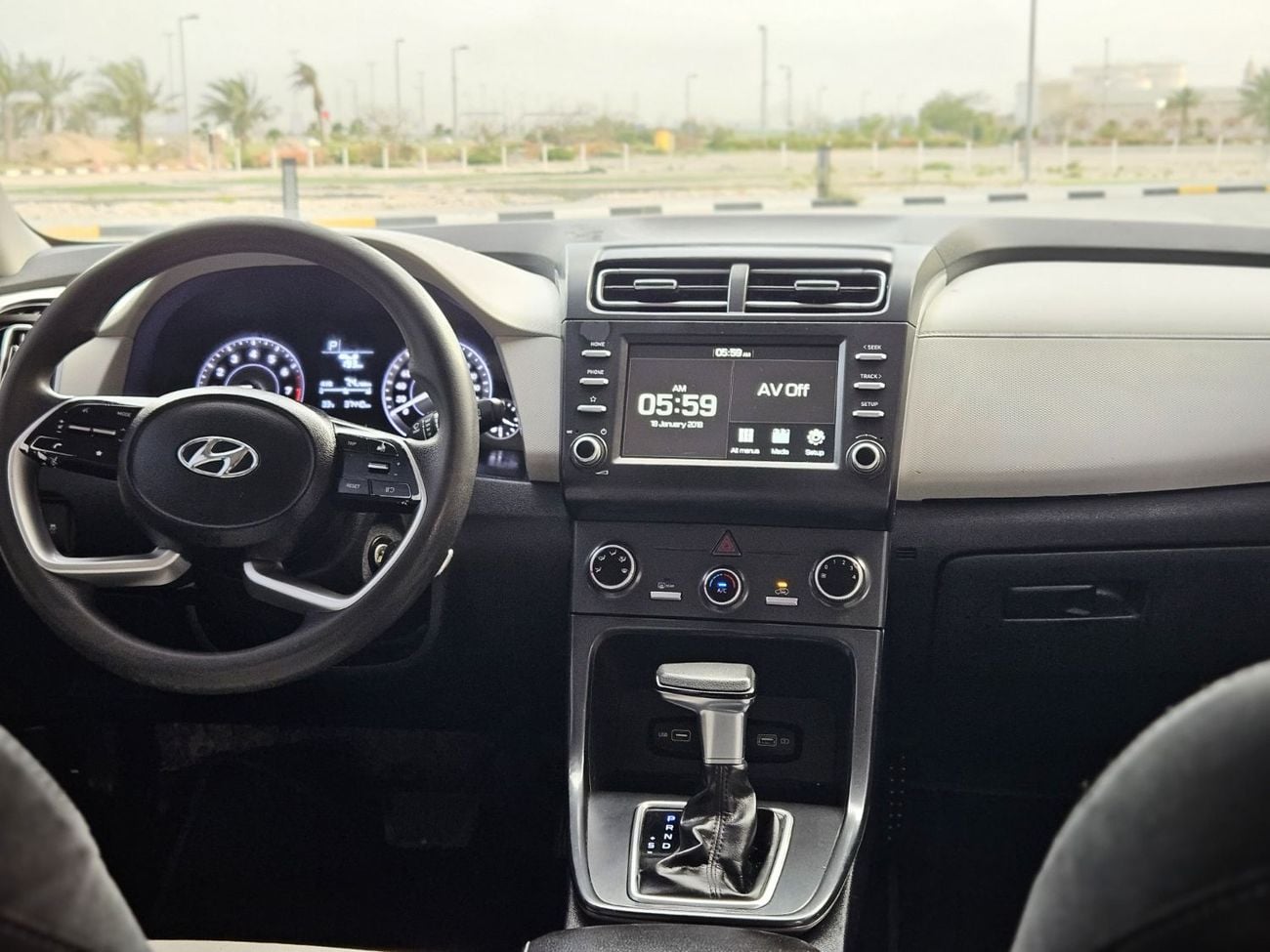 Hyundai Creta Comfort 1.5L LHD V4 Petrol Engine Automatic Gear 2WD 5 Seats 5 Doors