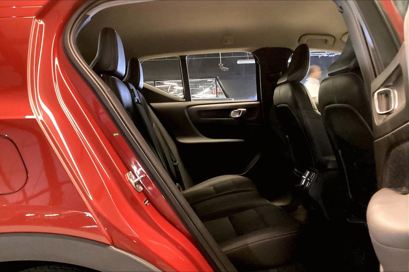 Volvo XC40 T4 Momentum | Guaranteed Warranty | 0 Down Payment