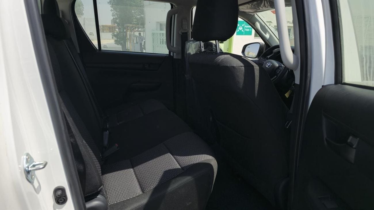 تويوتا هيلوكس Toyota Hilux Double Cabin 2.7L Petrol Auto Wide Body