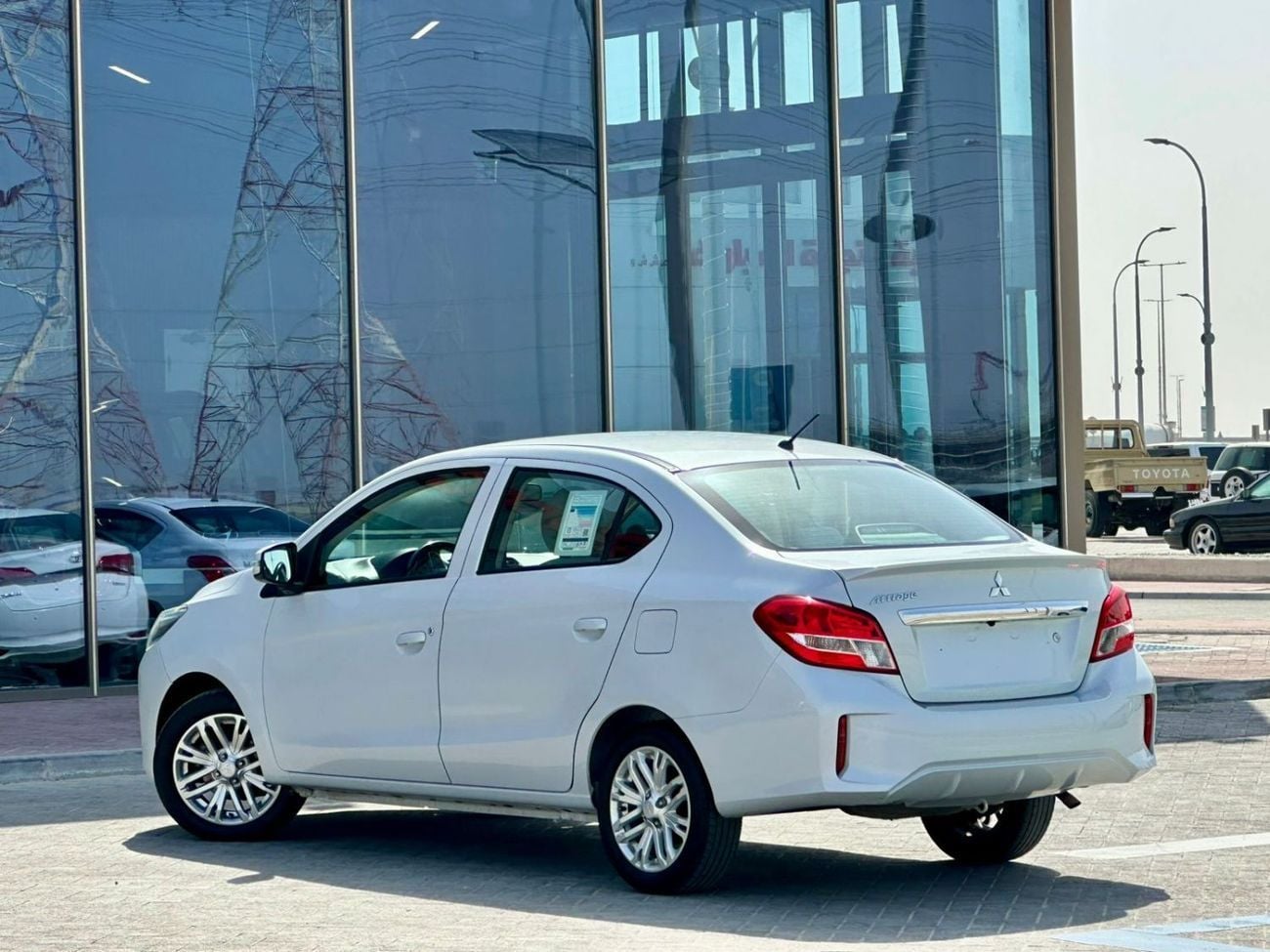 ميتسوبيشي اتراج GLX Mid 1.2L