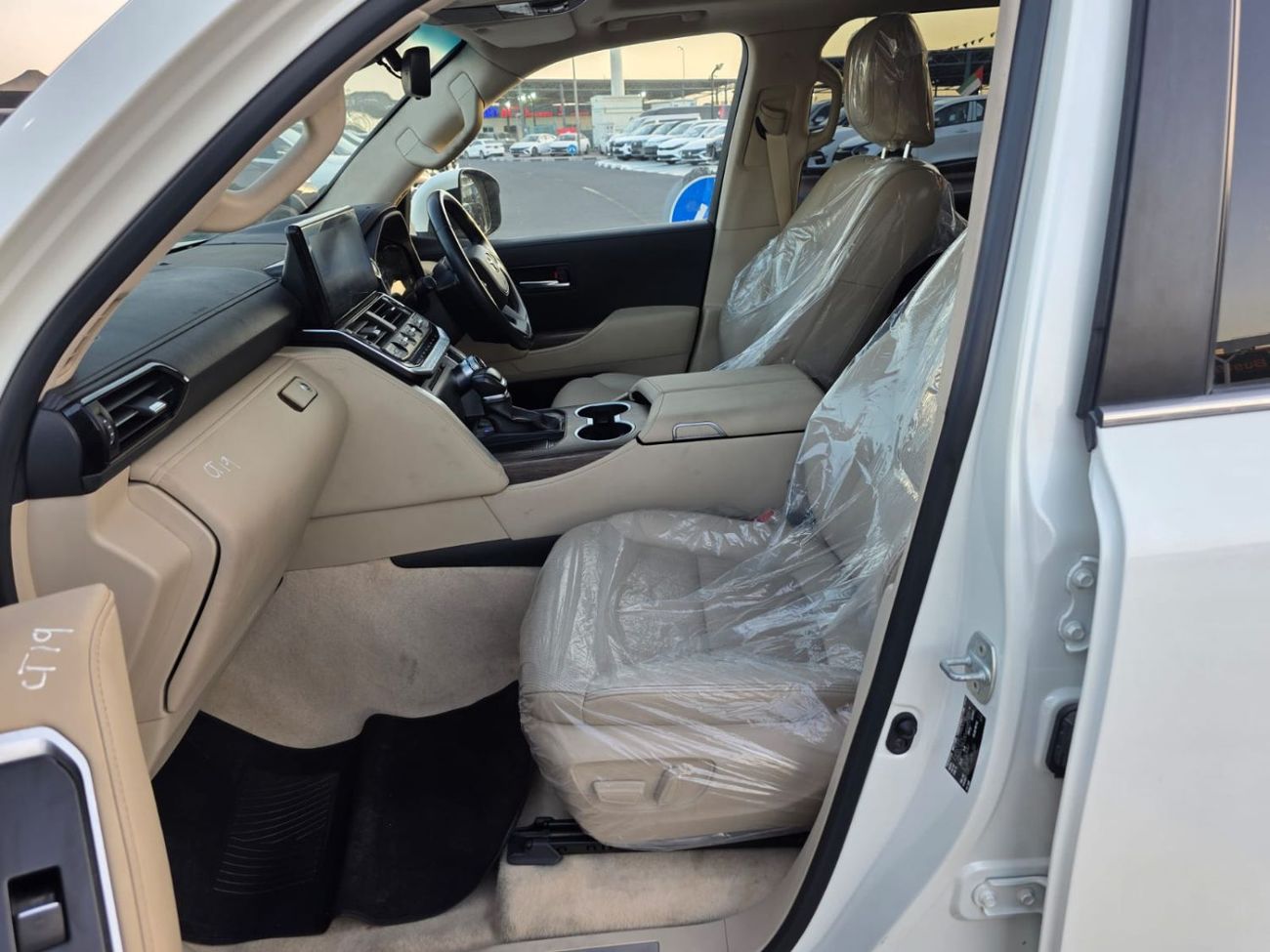 تويوتا لاند كروزر diesel 3.3 liter right hand drive in side beige sunroof leather seats