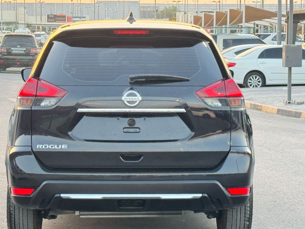 نيسان روج ممتازة من الداخل و الخارج