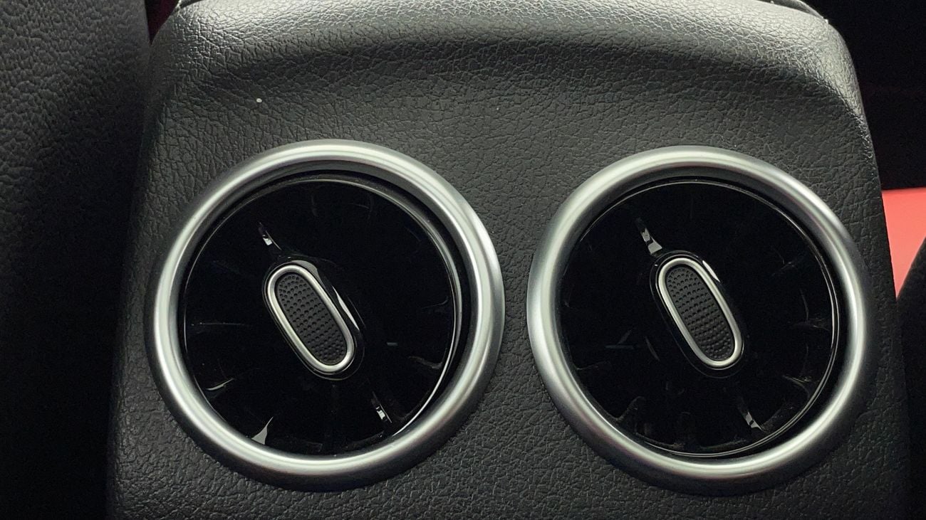 مرسيدس بنز GLB 250 PREMIUM PLUS AMG 2 | بدون دفعة مقدمة | اختبار القيادة في المنزل