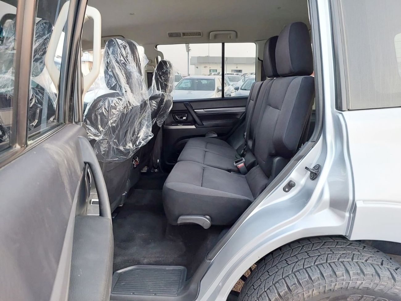 Mitsubishi Pajero MITSUBISHI PAJERO RIGHT HAND DRIVE(PM00842)