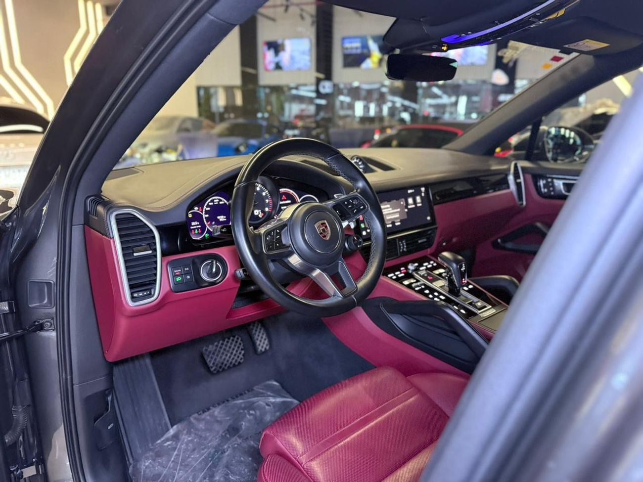 Porsche Cayenne STD Base Coupe 2023 Porsche Cayenne Coupe - GCC Specs - Full service history available