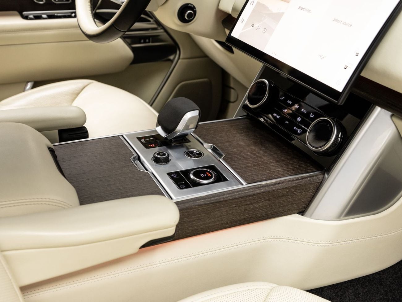 لاند روفر رينج روفر 2023 Range Rover HSE P400, 3.0TC I6, 4WD, 395bhp, 8 Speed Auto