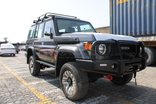 Toyota Land Cruiser 70 LHD LC76 4.5L TDSL V8 4WD 5D 5S MT 24MY FULL OPTION WITH KIT (SPECIAL EDITION)