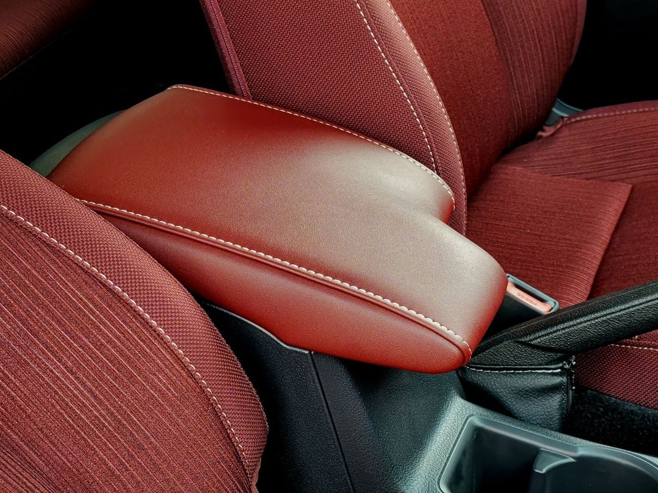 Toyota Hilux TOYOTA HILUX DIESEL 2.4 DOUBLE CABIN - M/T - HIGH OPTIONS - PUSH START - 2025 - WHITE INSIDE RED - N