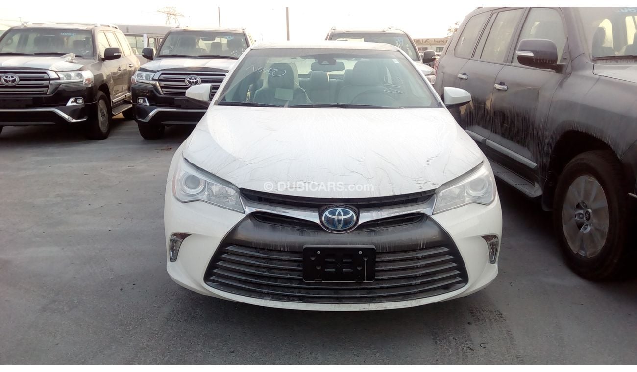 تويوتا كامري XLE HYBRID