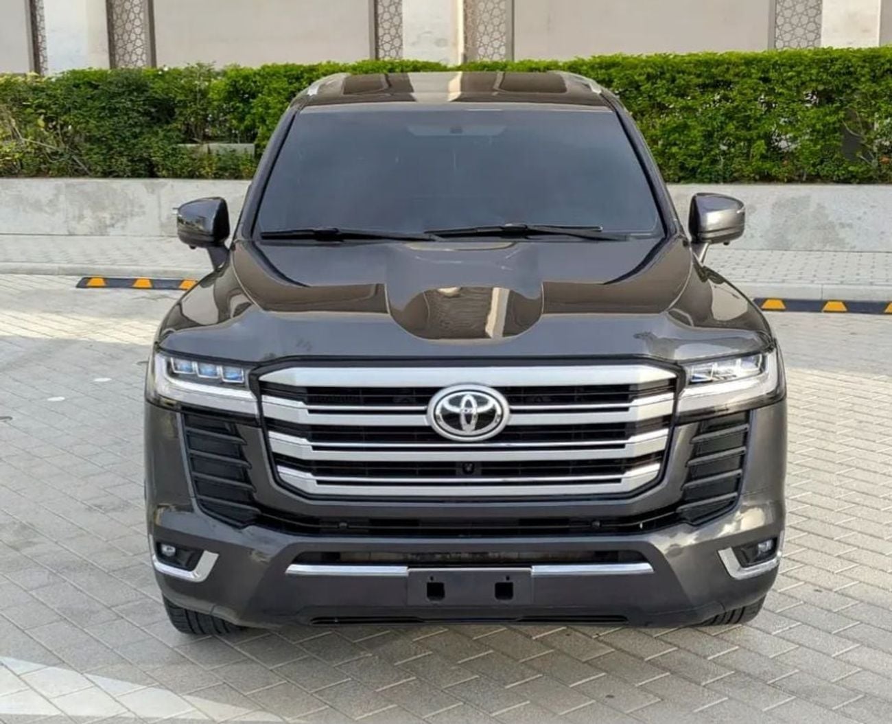 Toyota Land Cruiser GXR Toyota landcruise 2013Model GXR Facelifted 2025 4.0L V6 petrol Engine Colour Black push start Transm