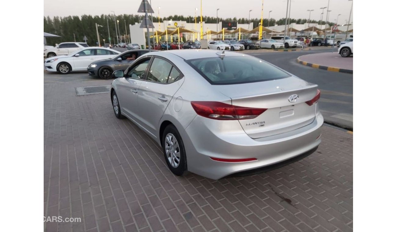 Hyundai Elantra SE