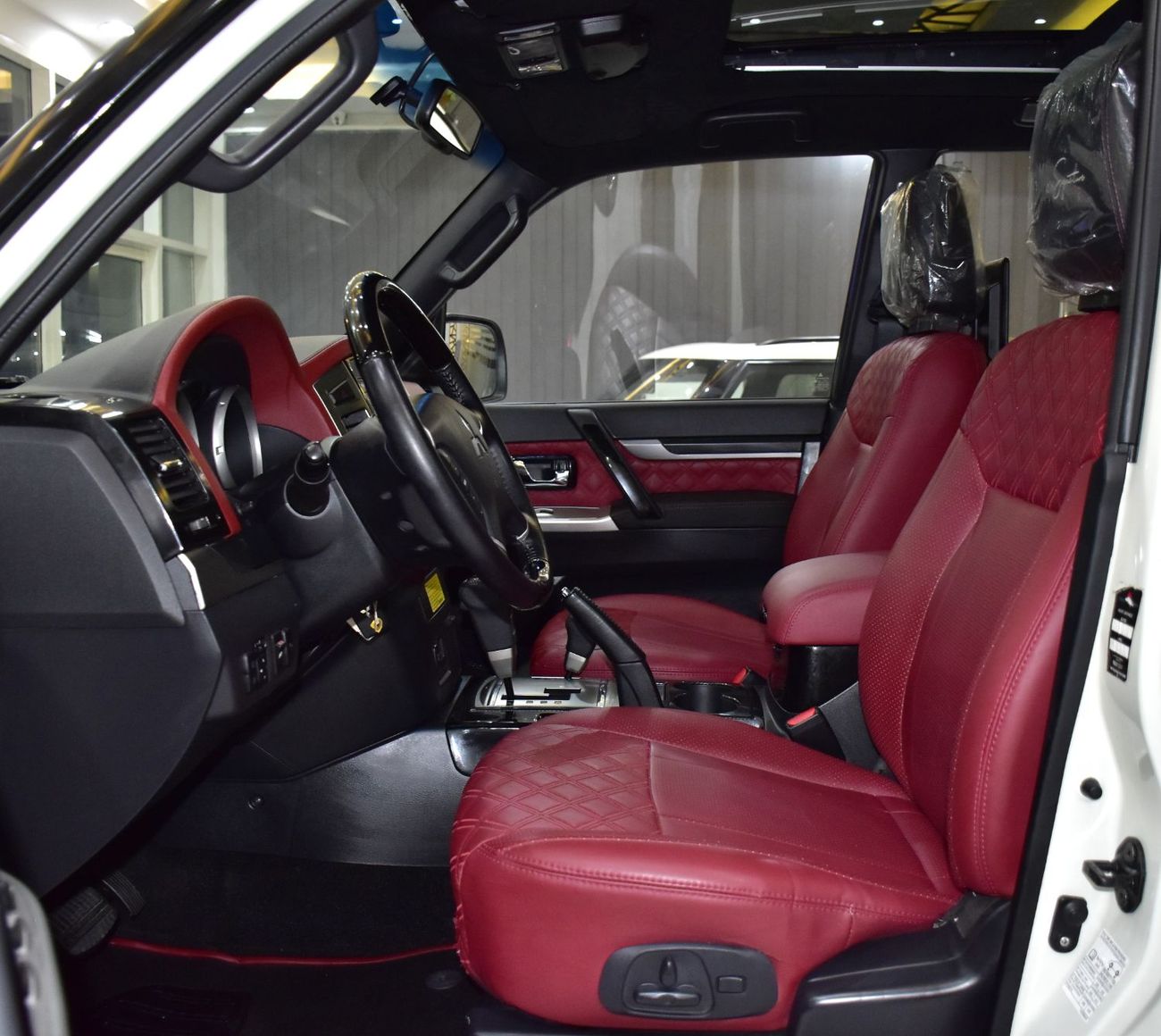 Mitsubishi Pajero EXCELLENT DEAL for our Mitsubishi Pajero Signature Edition GLS 3.8 ( 2018 Model ) in White / Black C