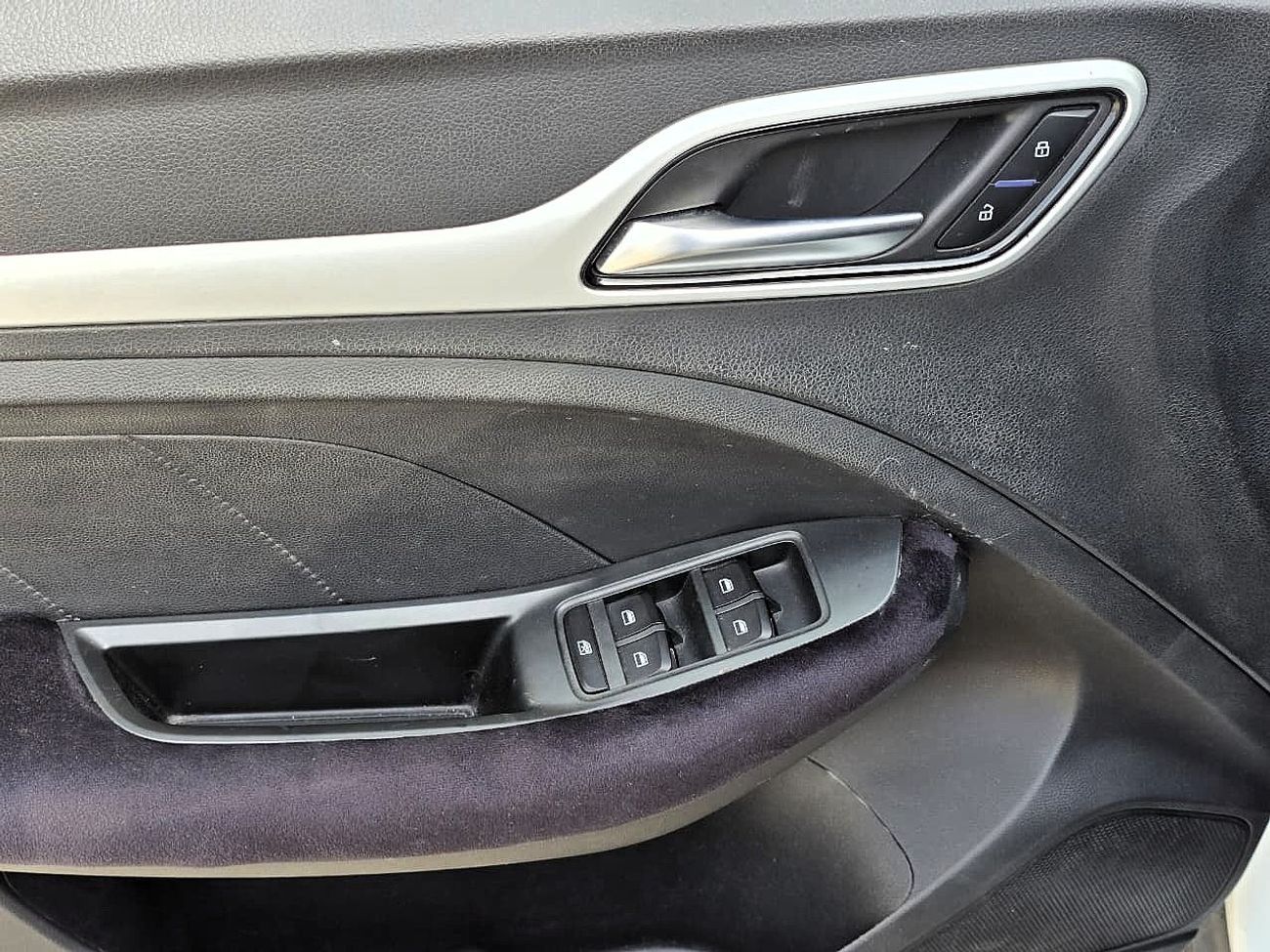 أم جي ZS USED MG ZS COMFORT 1.5L A/T FWD White 2025 model