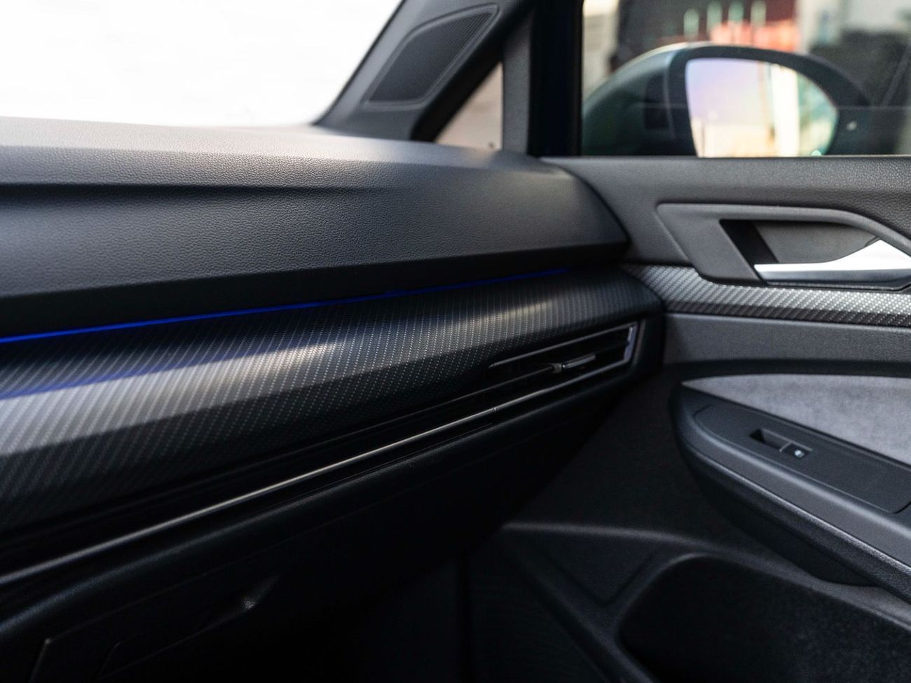 Volkswagen Golf R Base 2.0T