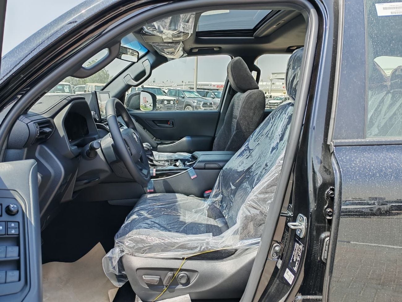 تويوتا لاند كروزر 2025 Toyota Land Cruiser LC300 GXR with Sunroof 4.0L V6 Petrol A/T 4WD Export Only