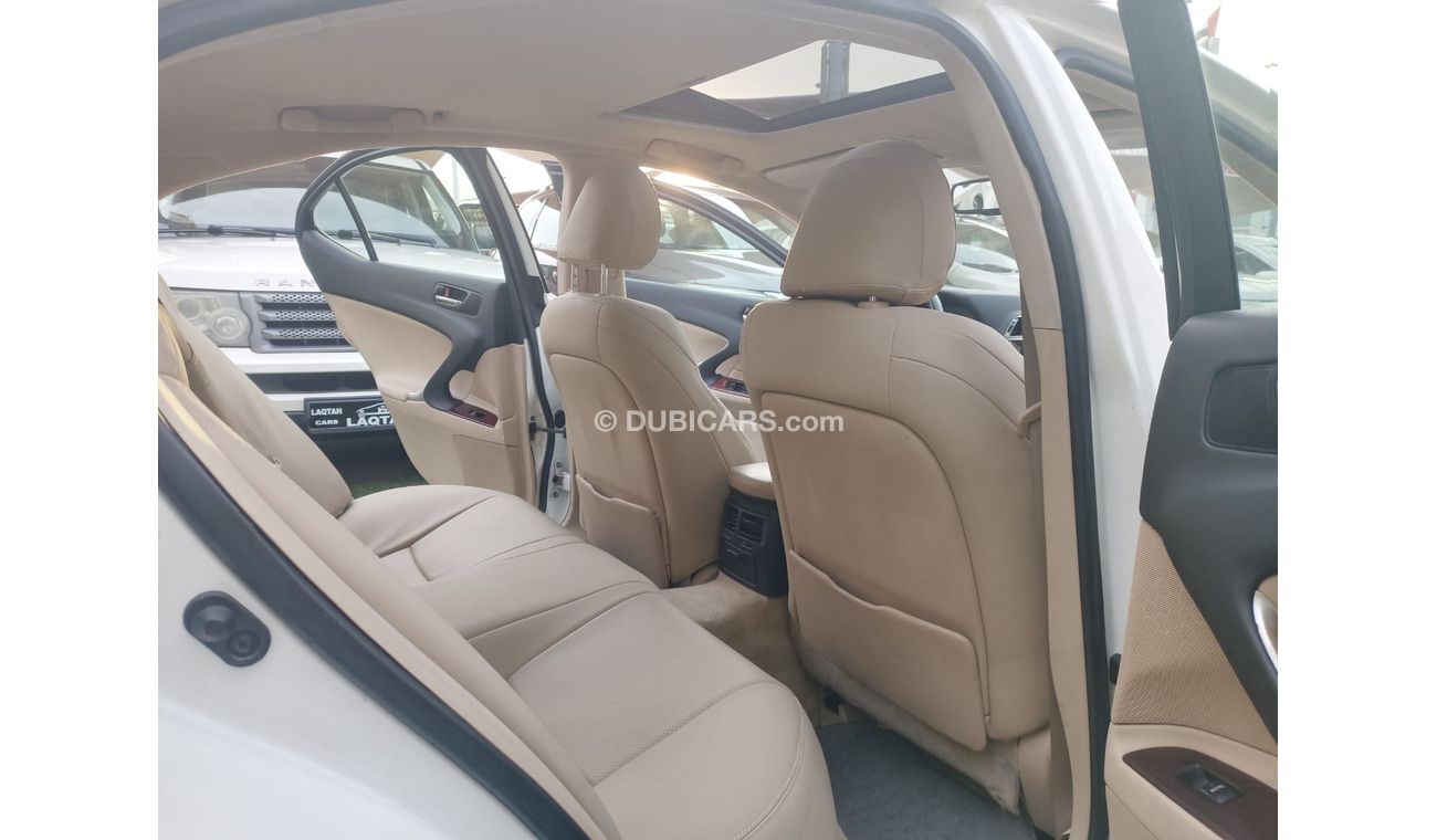 لكزس IS 300 خليجى موديل 2007 رقم واحد فتحة جلد مثبت سرعة تحكم رنجات حساسات شاشة بحالة ممتازة