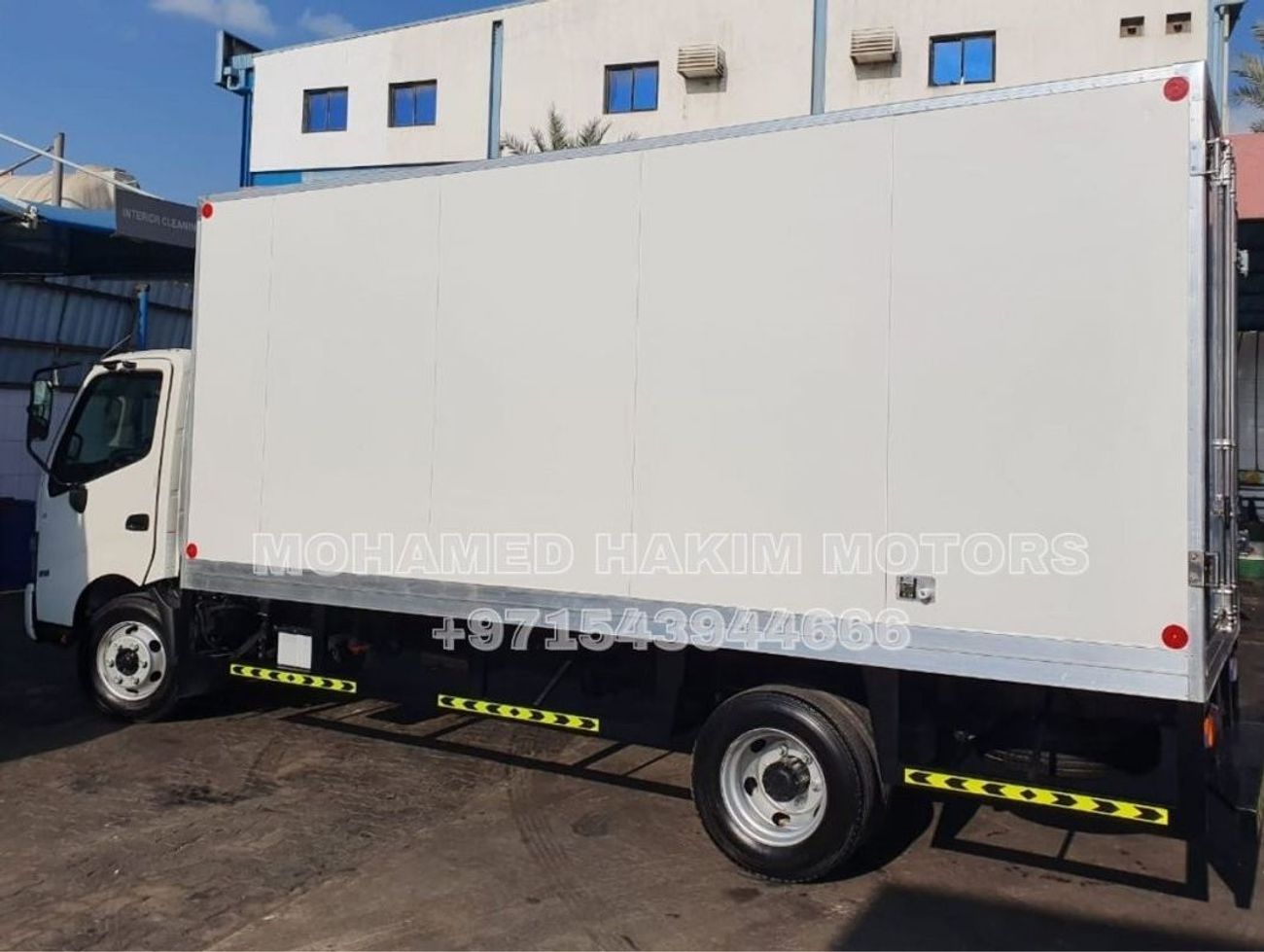 Hino 300 Hino 714 Reefer 4 ton Diesel Manual Transmission