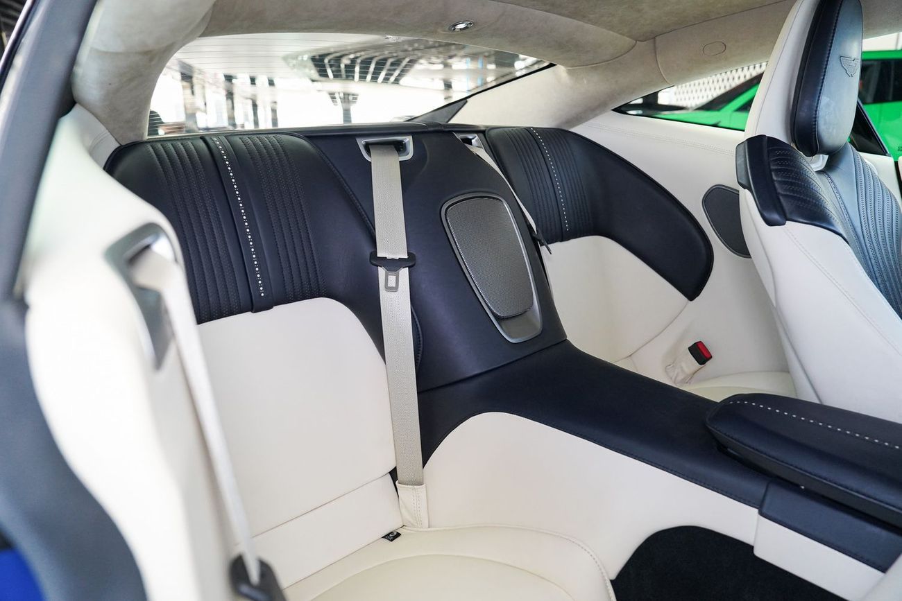 أستون مارتن DB11