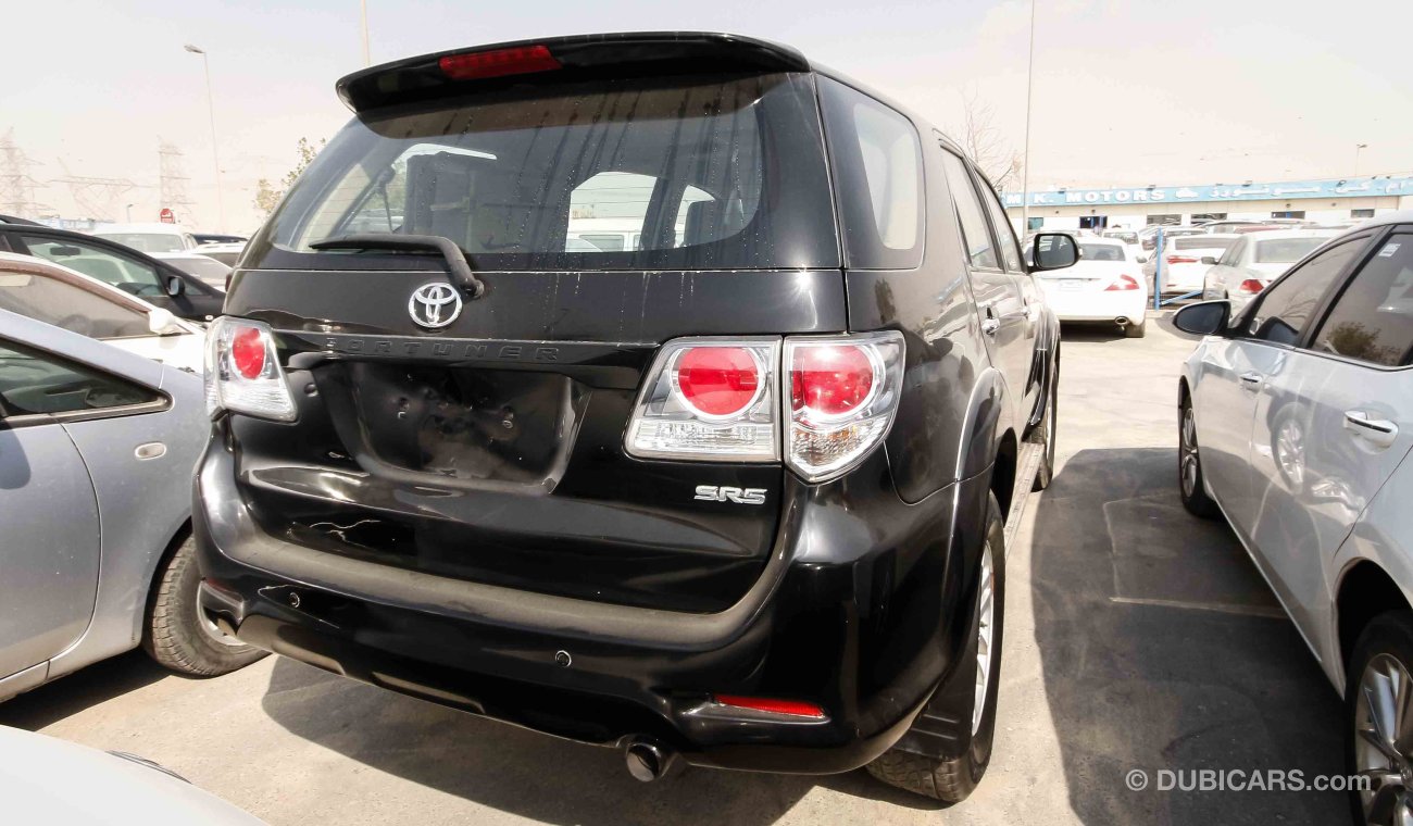 Toyota Fortuner SR5