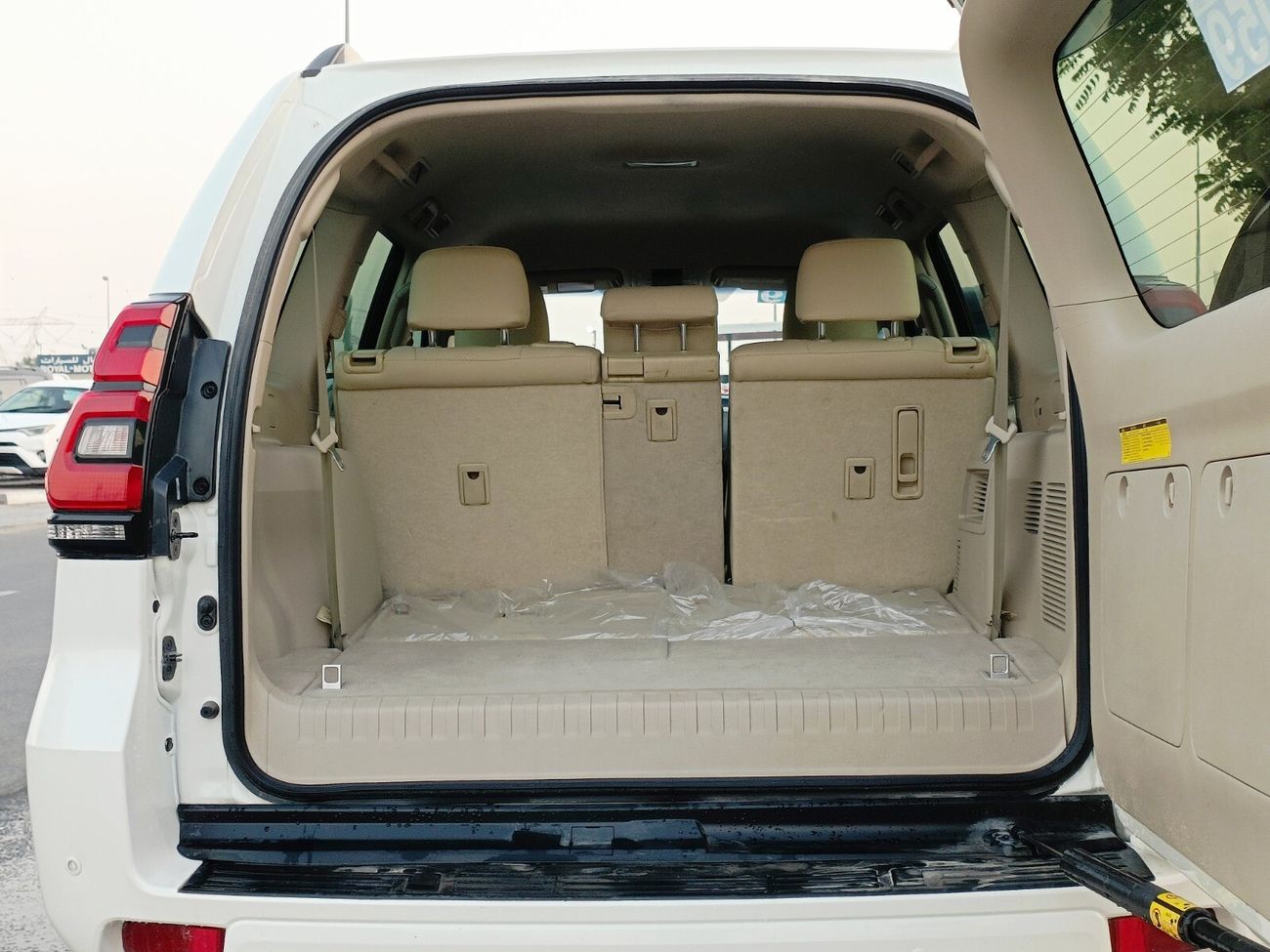 تويوتا برادو TXL V6/ 20 SHAPE/ LEATHER/ DVD CAMERA/ TYRE UP/LOT#5372