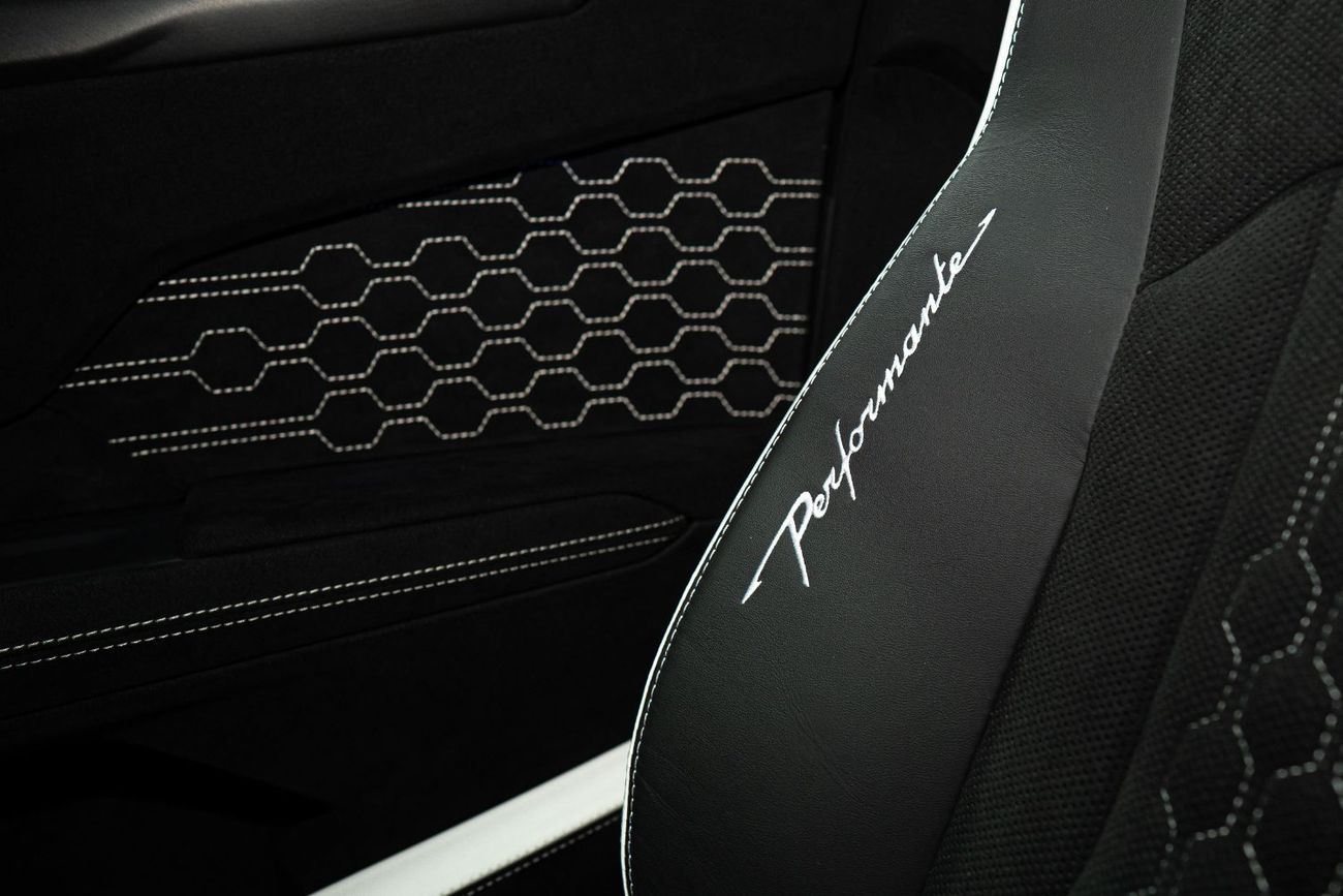 لامبورغيني اوروس 4.0T V8 Performante URUS PERFORMANTE | TWO TONE INTERIOR ALCANTARA SEATS | CARBON INT/EXT | MASSAGE 