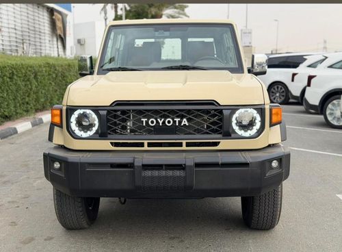 Toyota Land Cruiser 70 HT VXR TOYOTA LANDCRUISER LC71 MODEL 2026 4.0 PETROL ENIGINE WITH 6 CYLINDER OMAN SPECS
