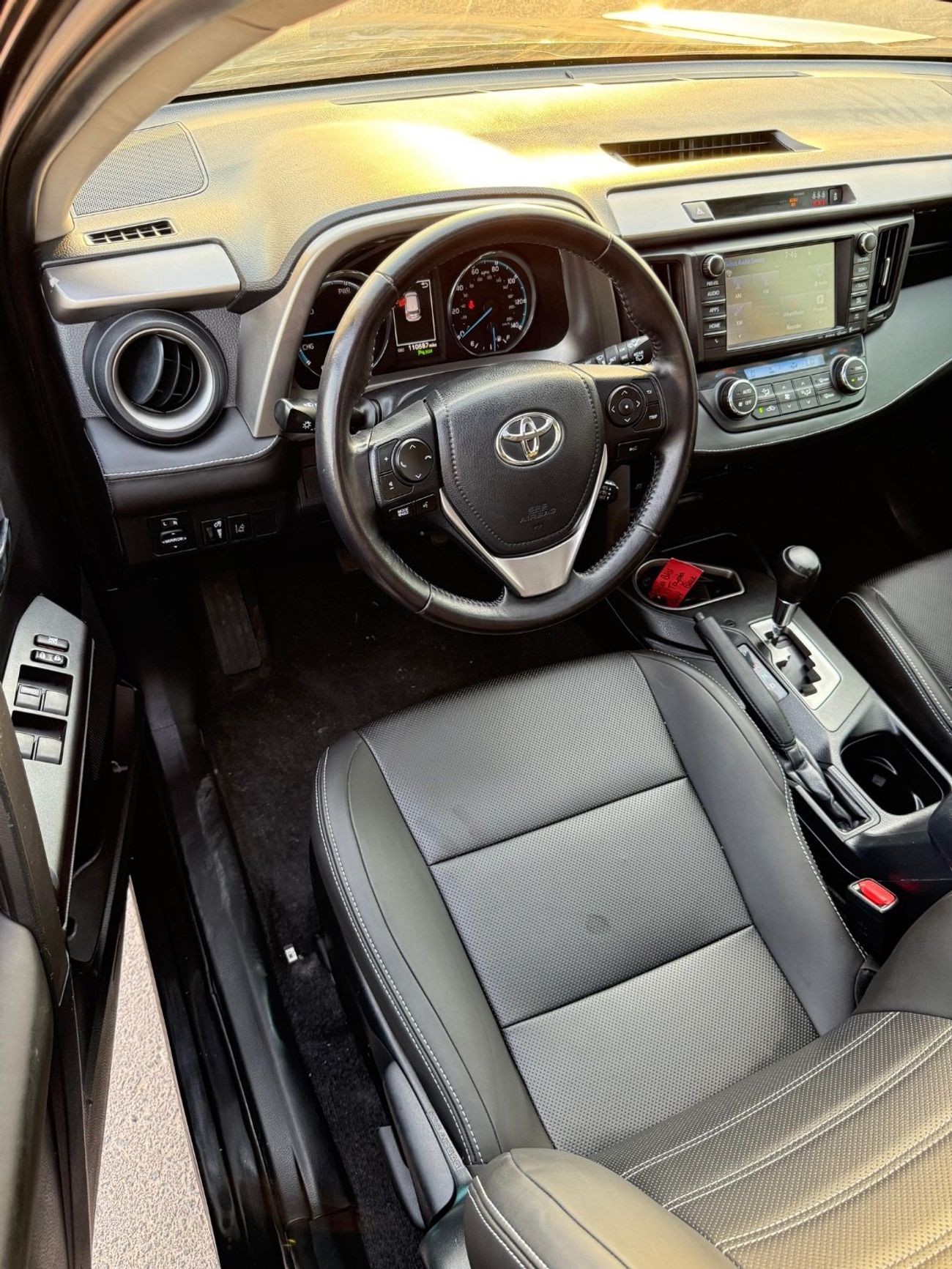 تويوتا راف ٤ XLE 2.5L