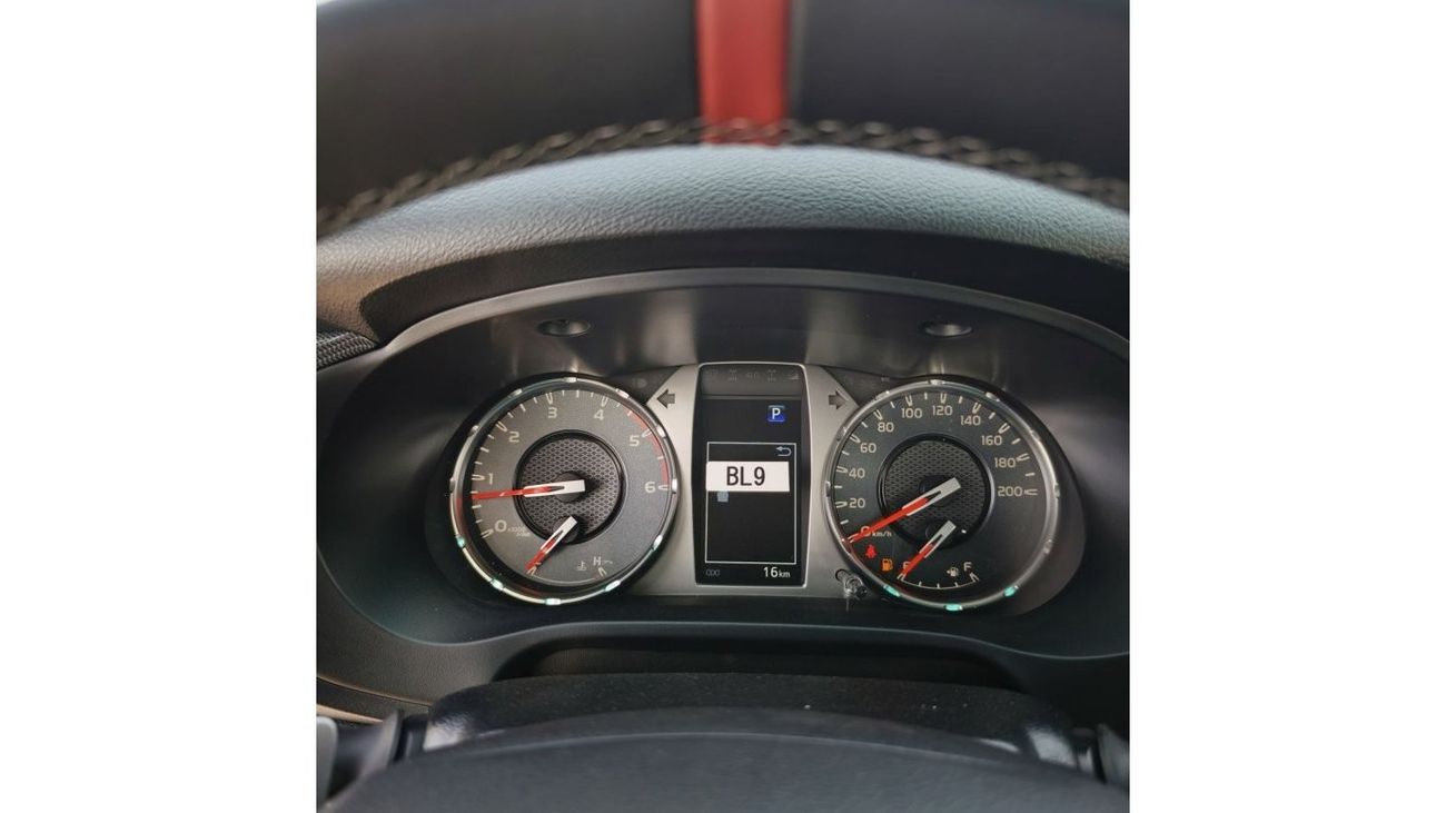 تويوتا هيلوكس تويوتا هايلكس 2024 ديزل 2.8 لتر جي آر سبورت