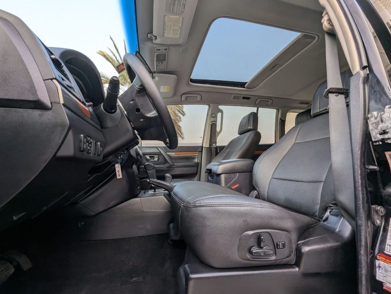 Mitsubishi Pajero Mitsubishi Pajero 2008 LHD black