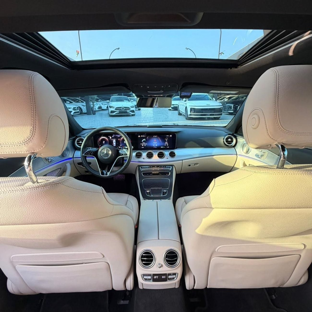 مرسيدس بنز E 350 4MATIC (NON GCC) مرسيدس E350 موديل 2021   وارد كوريا  كلين تايتل (Clean Title)  الممشى: 31,057 كم  ا