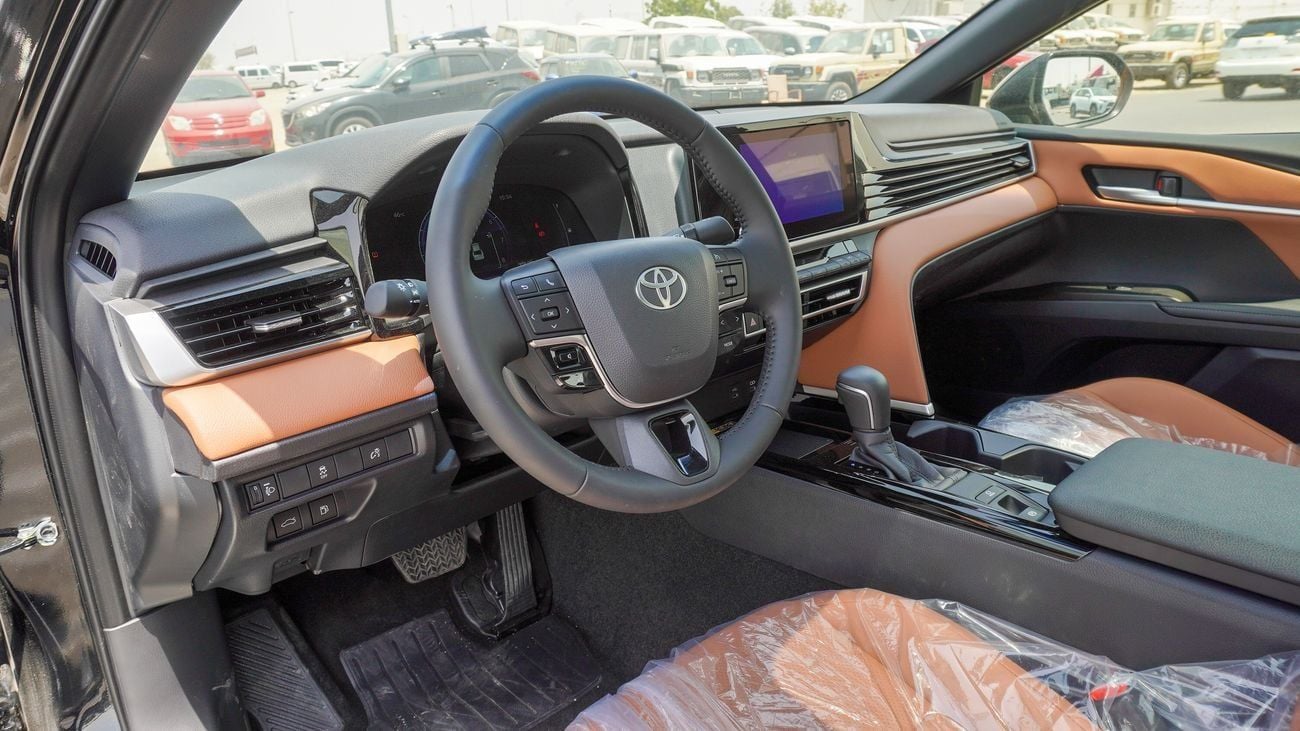 Toyota Camry CAMRY LE  2.5L PETROL BLACK GCC