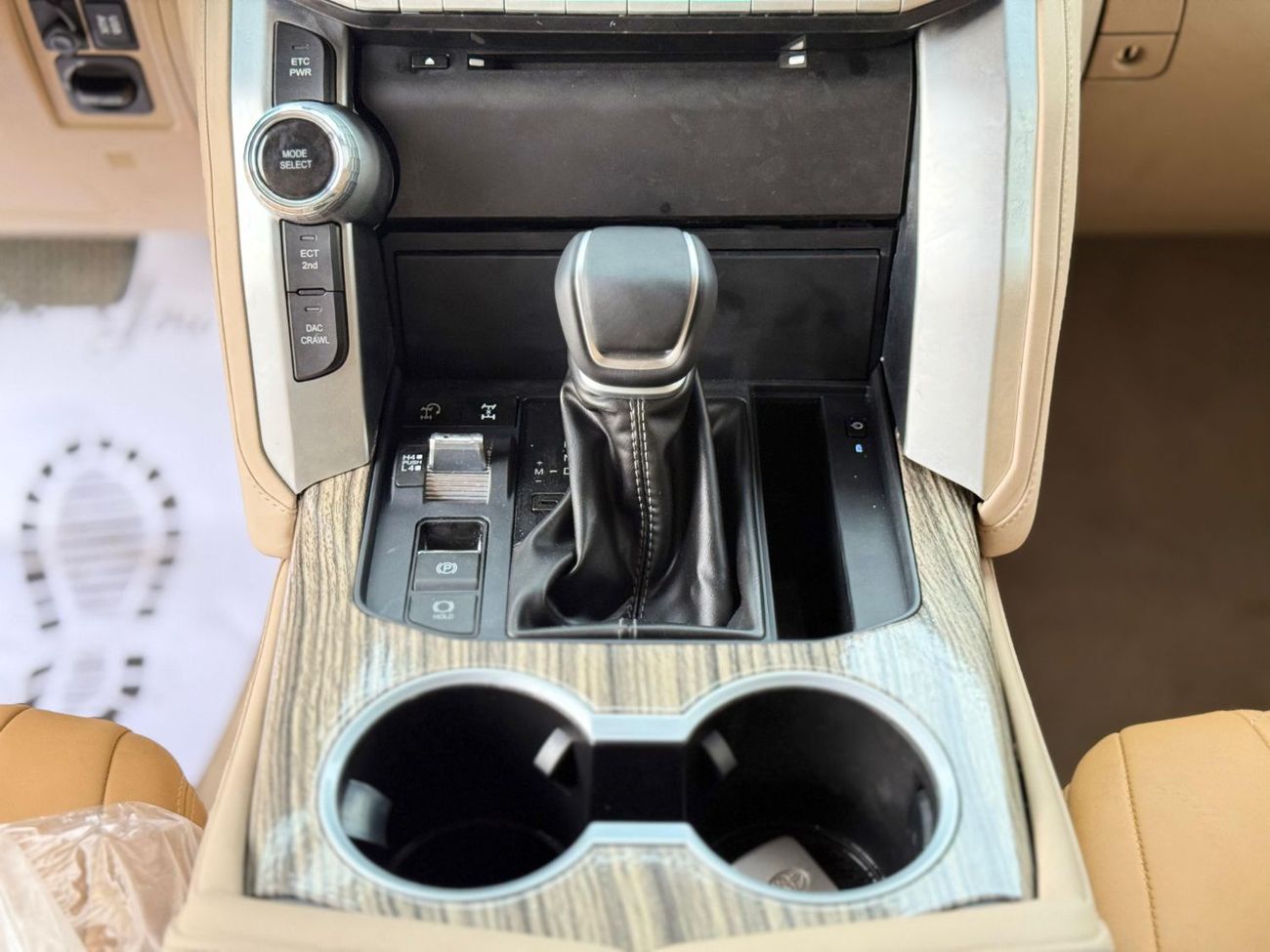 تويوتا لاند كروزر Toyota Landcruiser 2014 LHD Gcc specs 8seats 5doors 4x4 LHD