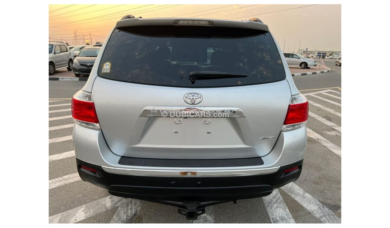 Toyota Highlander 2013 TOYOTA HIGHLANDER / AWD / FULL OPTION