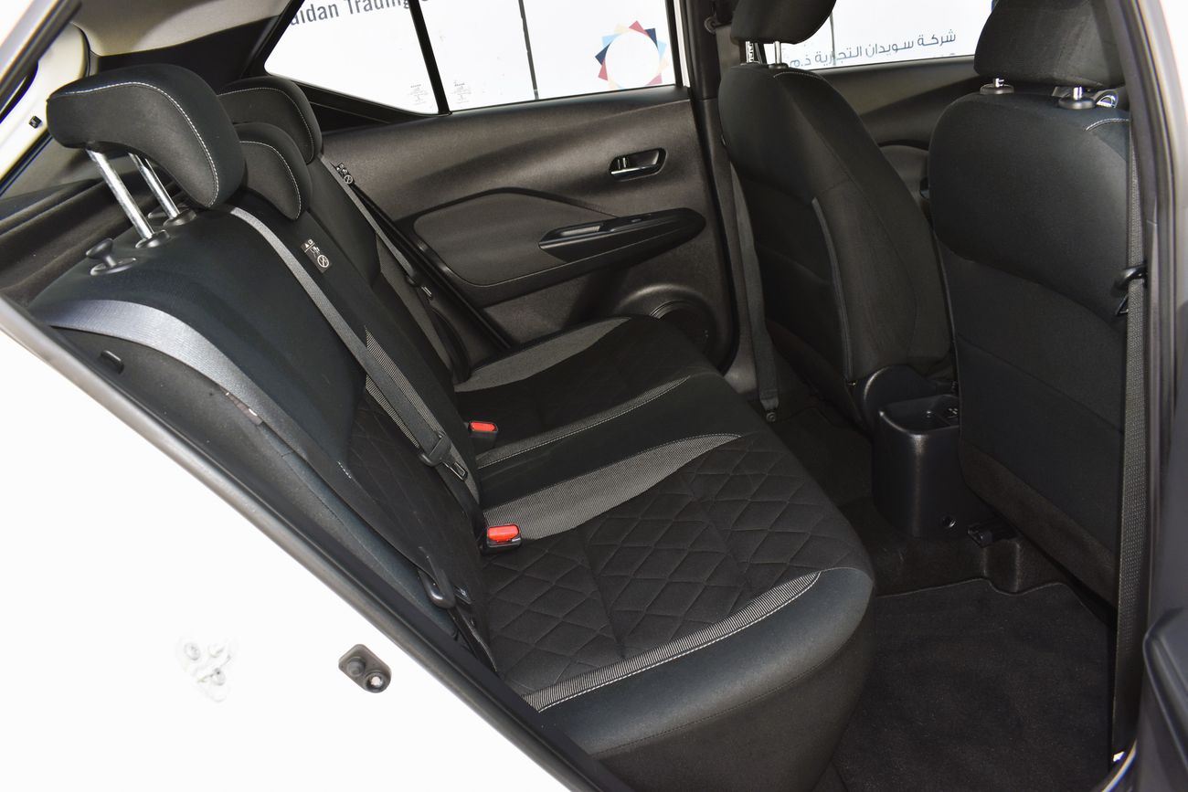 Nissan Kicks AED 909 PM | 1.6L SV+ NAVI GCC DEALER WARRANTY