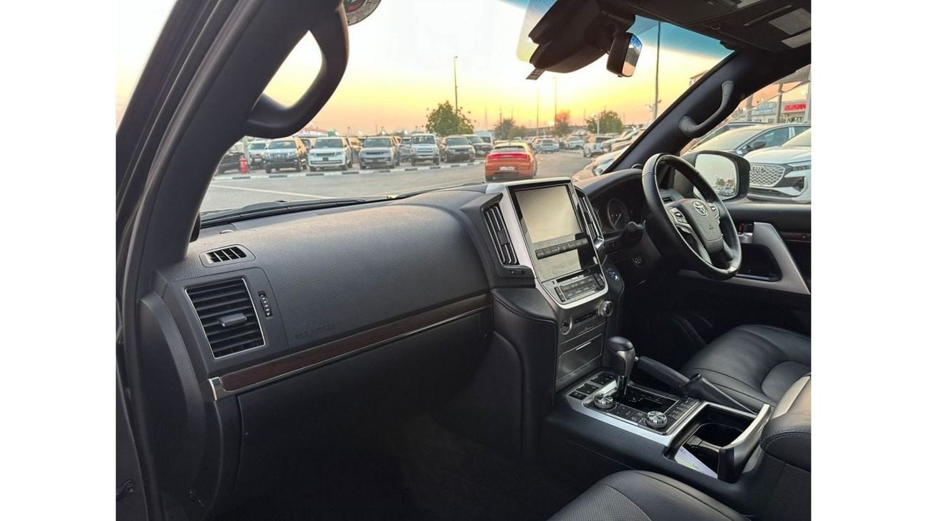 تويوتا لاند كروزر -