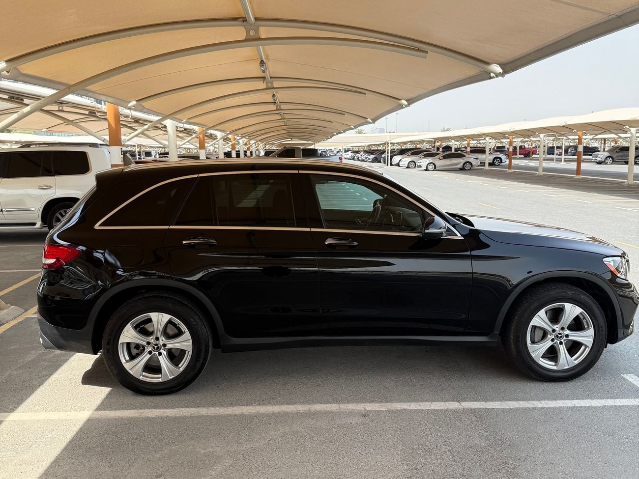 مرسيدس بنز GLC 300 E 4MATIC PREMIUM